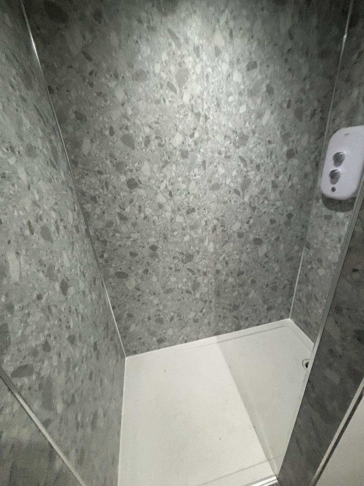 Birchwood Park — shower tray and wall sealing